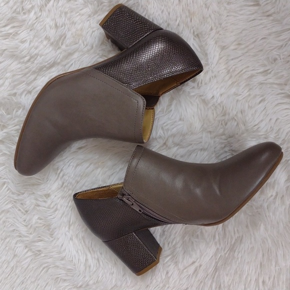 Naturalizer Gray/Metallic Booties, Size 8 - Picture 7 of 7